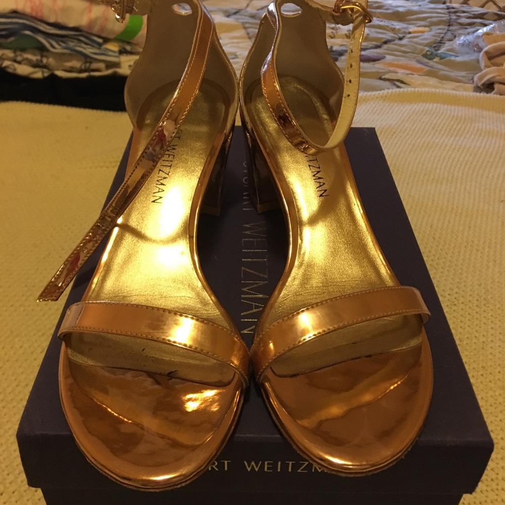 Stuart Weitzman nudist